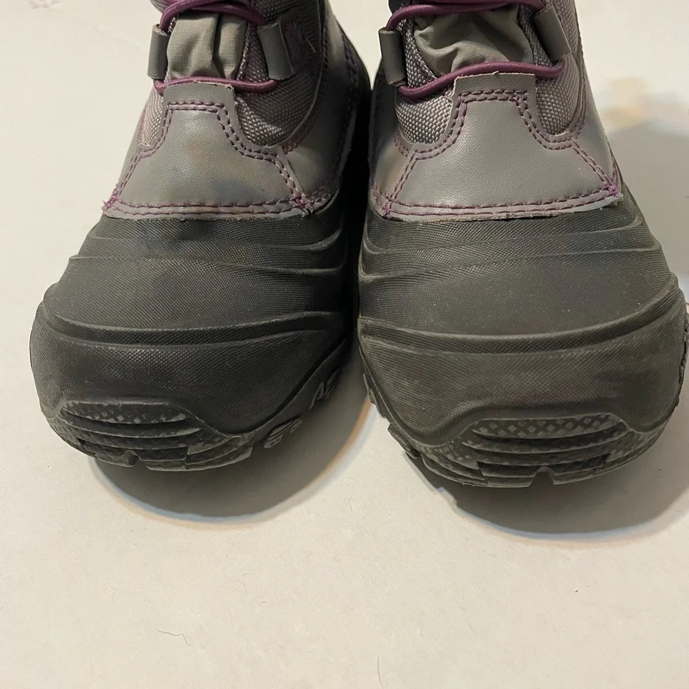 The North Face Youth Therma Felt Winter Waterproof W/ Insulation Boots Size 2